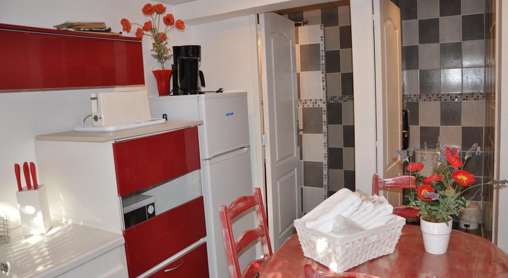 Hotel Les Mimosas Борм-ле-Мимоза Екстериор снимка