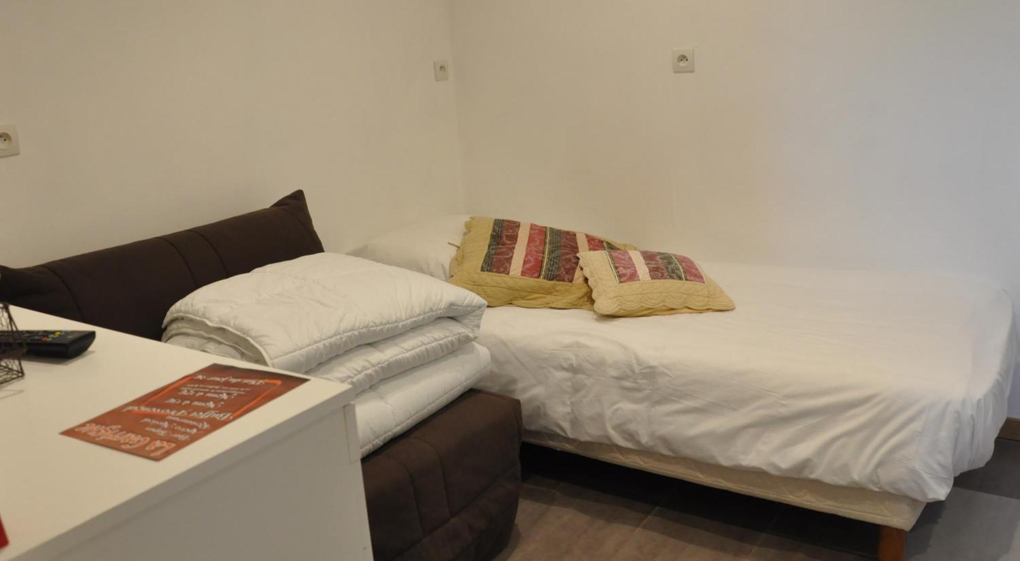 Hotel Les Mimosas Борм-ле-Мимоза Стая снимка